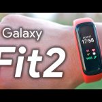 ¿Cuáles son algunas de las principales características de la pulsera de fitness Galaxy Fit2 de Samsung?
